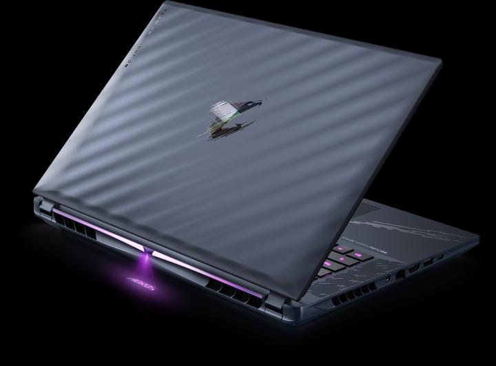 Produktbild Gigabyte Aorus Master 16 RTX 5080 (16", Intel Core Ultra 9 275HX, 32 GB, 2000 GB, CH)