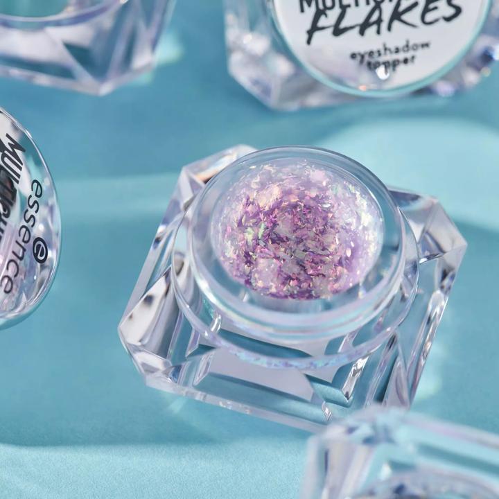 Image du produit essence Multichrome Flakes Eyeshadow Topper 02 Cosmic feelings (02 Cosmic feelings)