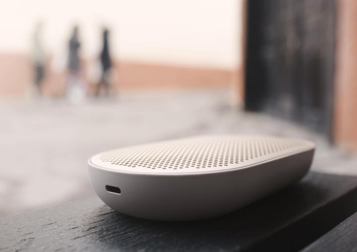Actual product image B&O BeoPlay P2 (10 h, Rechargeable battery operated)