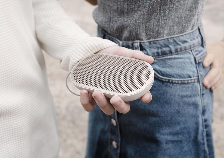 Actual product image B&O BeoPlay P2 (10 h, Rechargeable battery operated)
