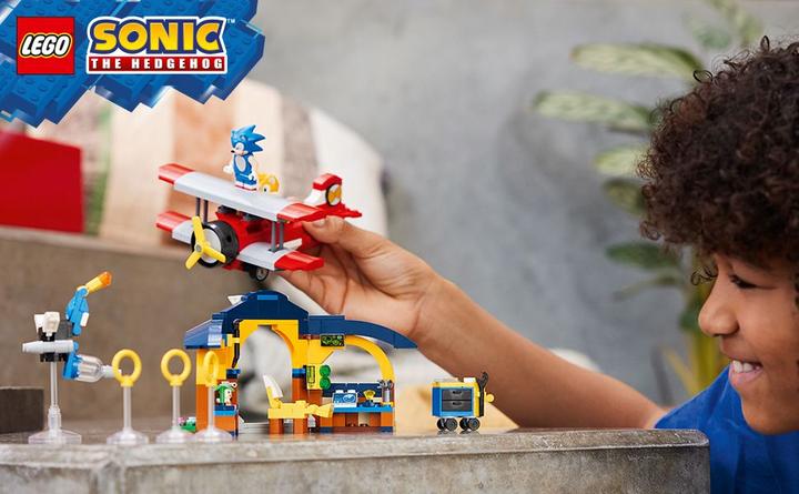 Actual product image LEGO Tails' tornado plane with workshop (76991, LEGO Sonic)