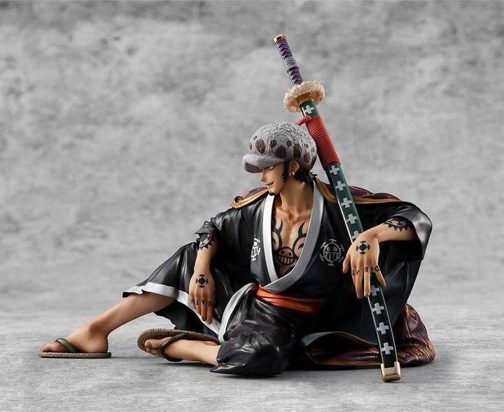Actual product image Megahouse One Piece statuette PVC Portrait Of Pirates Warriors Alliance Trafalgar Law 17 cm