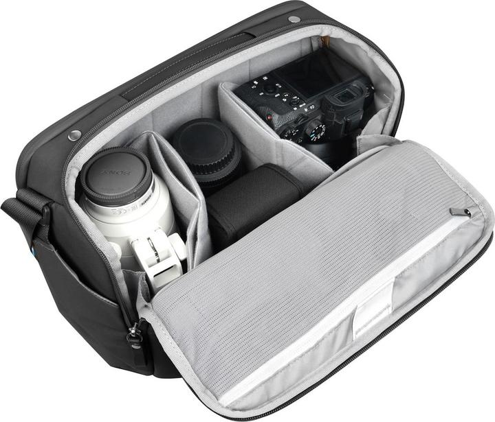 Actual product image Vanguard Veo Metro S9l Bk (Camera shoulder bag, 9 l)