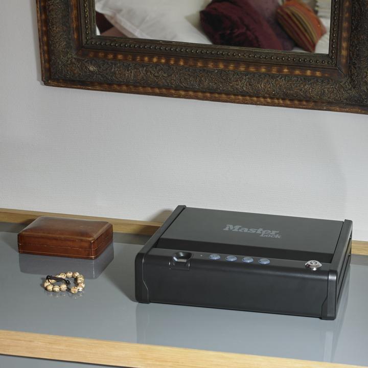Actual product image Master Lock Fingerprint Safe (2.34 l)