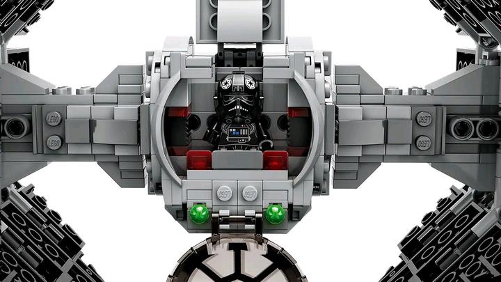 Image du produit LEGO Mandalorian Fang Fighter vs. Tie Interceptor (75348, LEGO Star Wars)