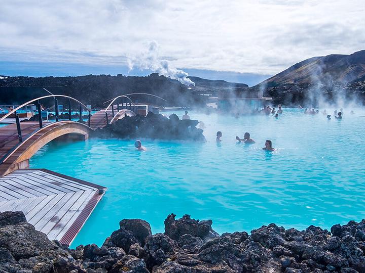 Image du produit Smartbox Séjour en Islande : 3 nuits avec aurores boréales et entrée au Blue Lagoon (2 pers.)