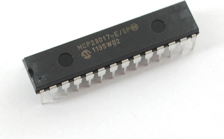 Actual product image Microchip MCP23017 i2c 16 input/output port expander