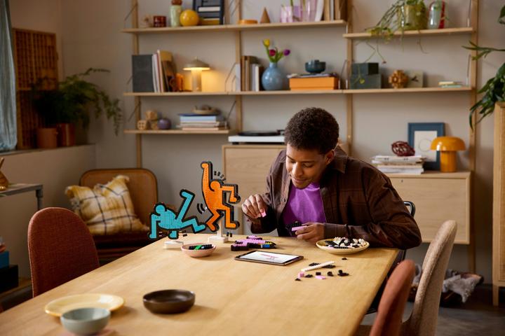 Productafbeelding LEGO Keith Haring - Dansende figuren (31216, LEGO Kunst)