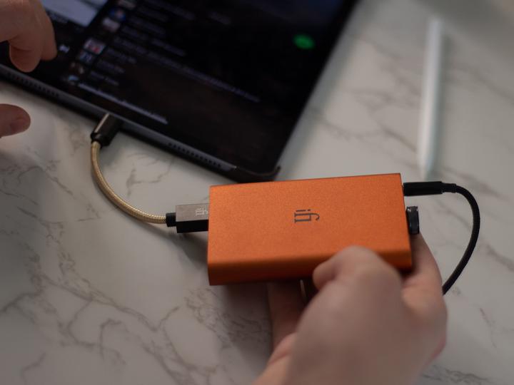 Immagine prodotto iFi Audio hip-dac2 (interruttore di guadagno, Potenziamento dei bassi, USB-DAC)