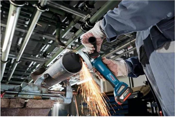 Actual product image Bosch Professional BOSC Battery Angle Grinder (125 mm)