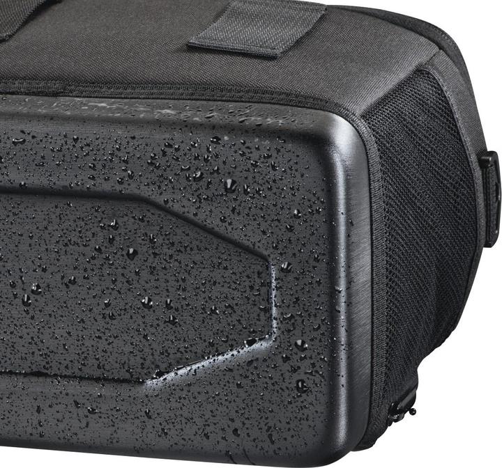 Actual product image Hama Albany HC Compact Case Black (Camera case, 1 l)