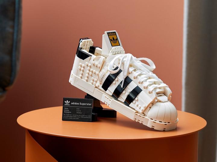 Productafbeelding LEGO Adidas Originals Superstar (10282, LEGO Icons)