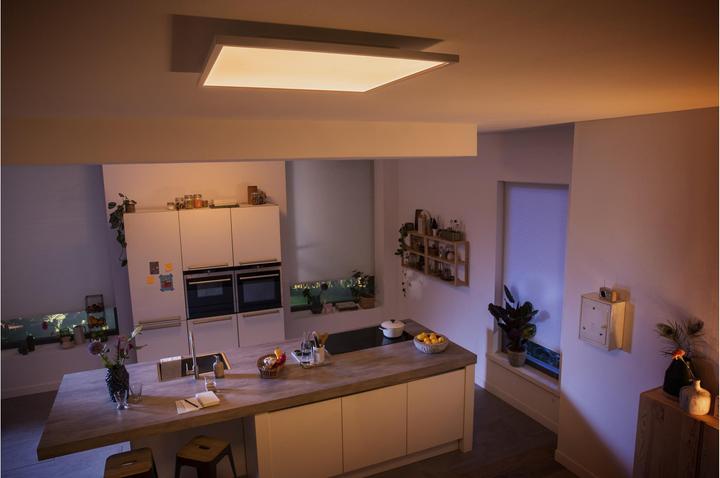 Actual product image Philips Hue Aurelle Basis BT (3550 lm)