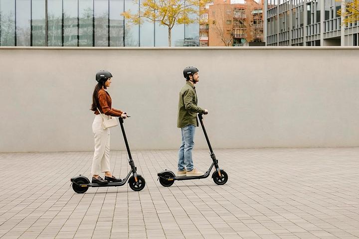 Image du produit Segway-Ninebot F2 Plus D (20 km/h, 55 km, 400 W)