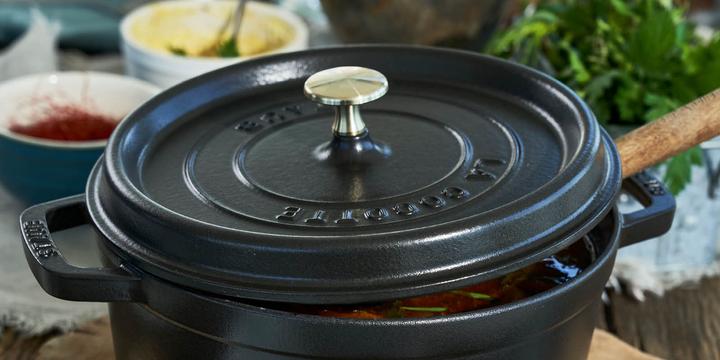 Actual product image Staub Cocotte (28 cm, Casserole + Stewpot, Cast iron)