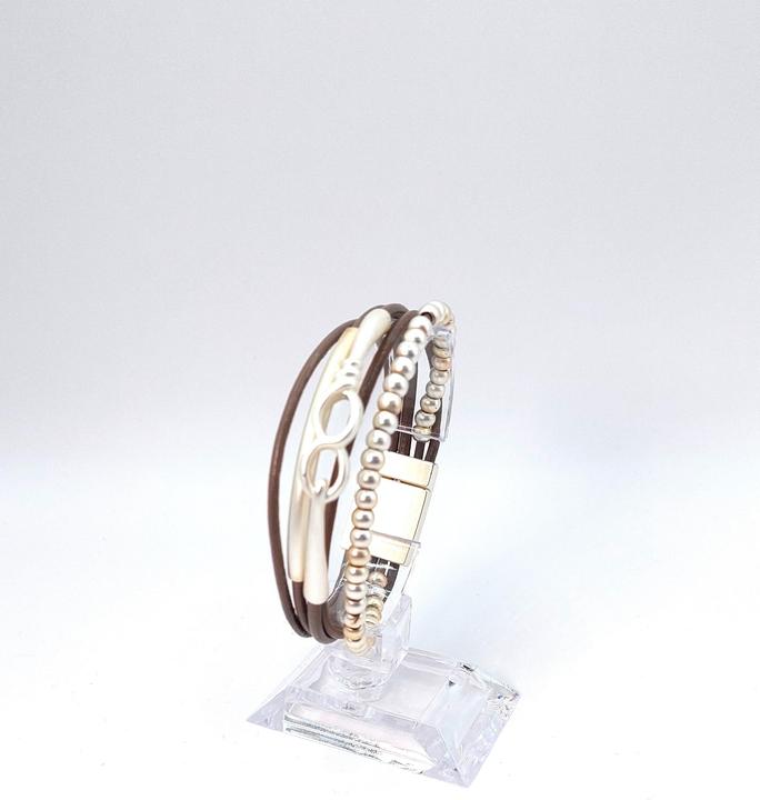 Immagine prodotto Signé Bracciale in pelle Signè con chiusura magnetica ed elementi rodiati argentati No.12 (Metallo, Ottone, Senza piombo, Senza cadmio, Senza nichel)