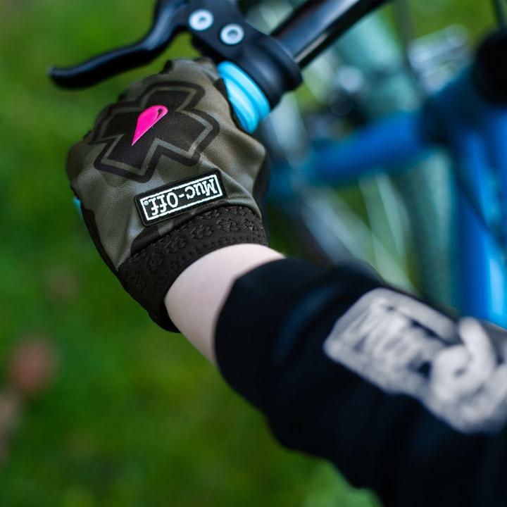 Actual product image Muc-Off Youth Gloves (L)