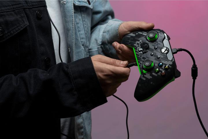 Produktbild PDP Wired Controller (Xbox Series S, Xbox One S, PC, Xbox One X, Xbox Series X)