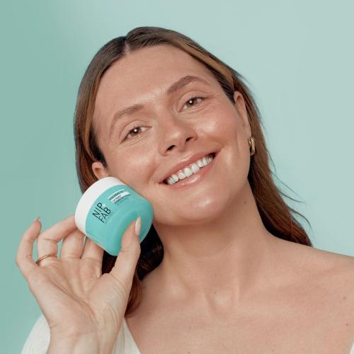 Actual product image Nip + Fab Hydrate Hyaluronic Fix Extreme Hybrid Gel Cream 2% (50 ml, Day cream)