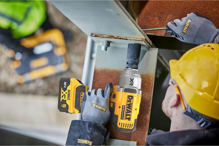Actual product image DeWalt Cordless impact wrench (Rechargeable battery operated)
