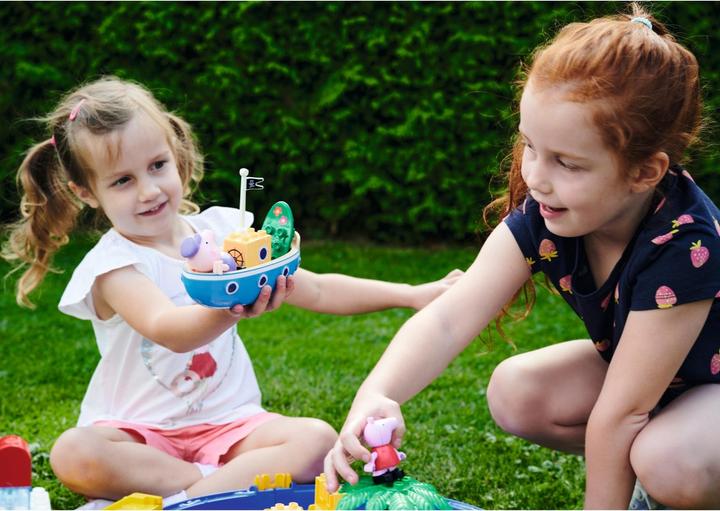 Actual product image BIG Peppa Pig Holiday