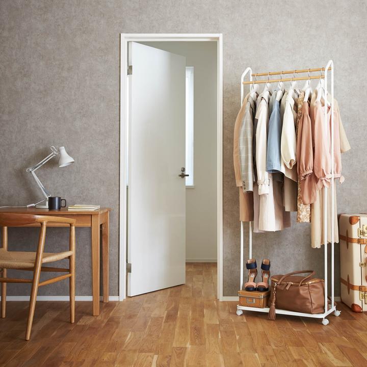 Actual product image Yamazaki Garderobe mit Rollen TOWER