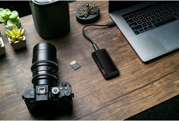 Produktbild Crucial X8 (1000 GB)