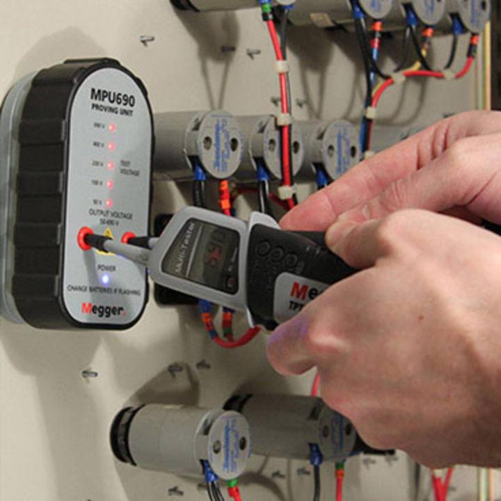 Actual product image Megger Measuring adapter MPU690 Testing unit for two-pole voltage testers (Adapter)
