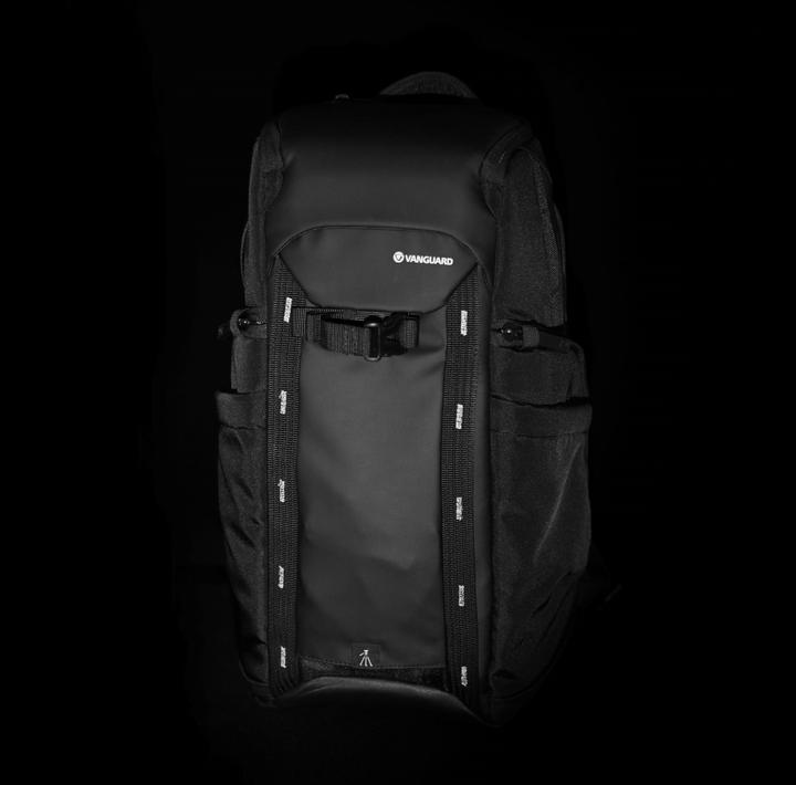 Actual product image Vanguard Veo Adaptor R44 with USB-A (Photo backpack, 15 l)