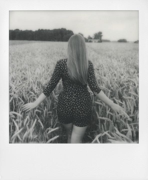 Actual product image Polaroid B&W 600 (Polaroid 600)