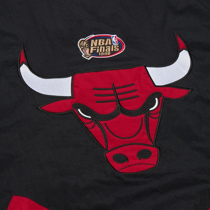 Actual product image Mitchell & Ness full zipped waterproof jacket chicago bulls (XXL)