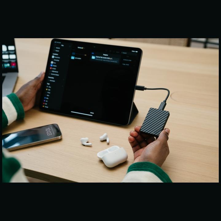 Produktbild Verbatim External Drive Store n Go Mini Stripe USB-C SSD 512GB Black 32034 (512 GB)