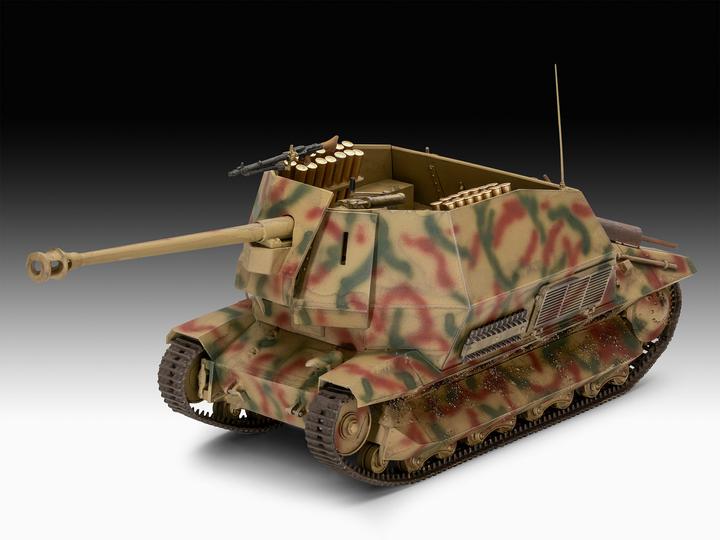 Actual product image Revell Marder I on FCM 36 base