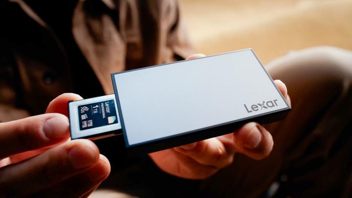 Produktbild Lexar PRO Workflow CFexpress TypB Reader (USB 3.2)