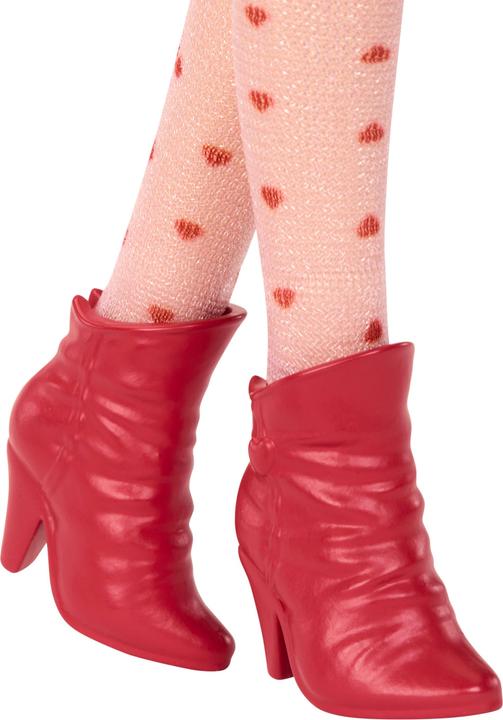 Actual product image Mattel Disney Descendants: The Rise of Red, Bridget, Young Queen of Hearts Doll