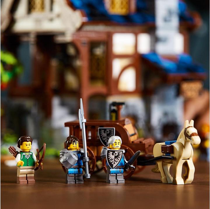 Image du produit LEGO Le forgeron médiéval (21325, LEGO Ideas, LEGO difficiles à trouver)