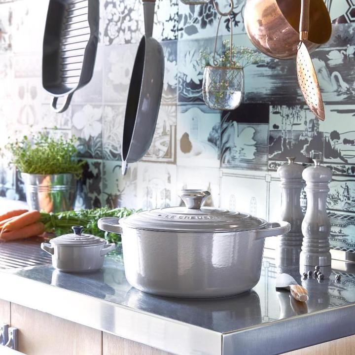 Produktbild Le Creuset Signature (31 cm, Bräter + Schmortopf, Gusseisen)
