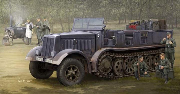 Actual product image Trumpeter Sd.Kfz.8(DB9)Half-Track Artillery Tractor