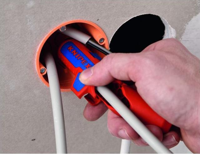 Actual product image Knipex ErgoStrip (135 mm)
