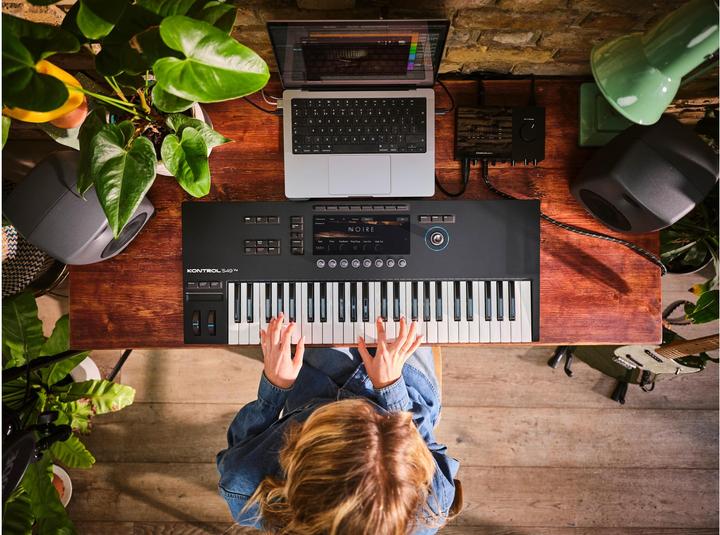 Produktbild Native Kontrol S49 MK3 (Keyboard)