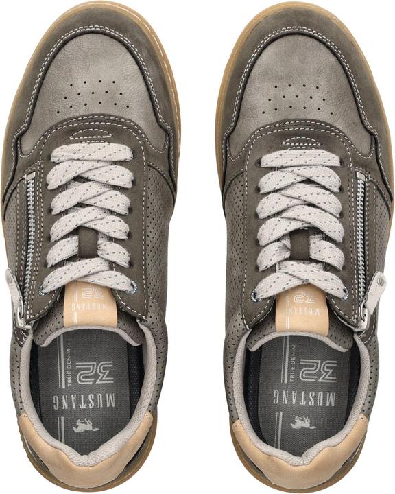 Actual product image Mustang Sneaker (40)
