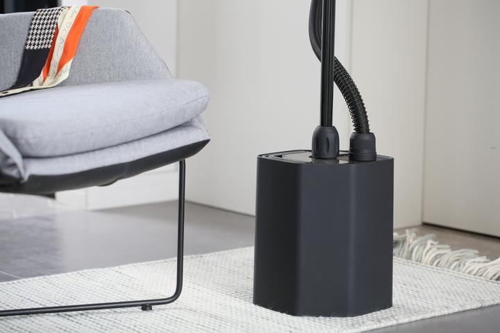 Actual product image SteamOne Steamone vertical steam straightener EUHG100B (1800 W, 40 g/min)