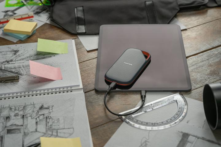 Actual product image SanDisk Extreme PRO with USB4 (2000 GB)