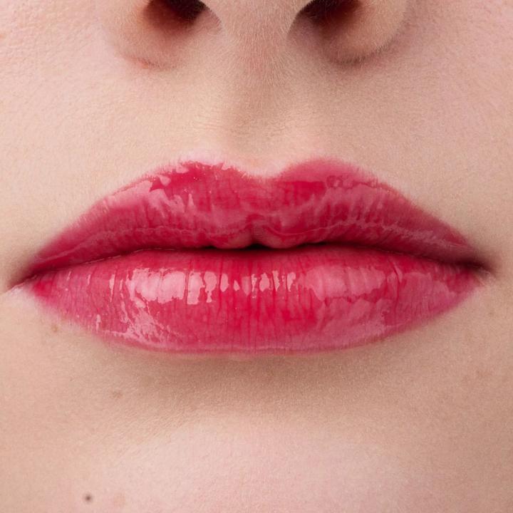 Actual product image Catrice Marble-licious Liquid Lip Balm Swirl It, Twirl It (Twirl It, 040 Swirl It)