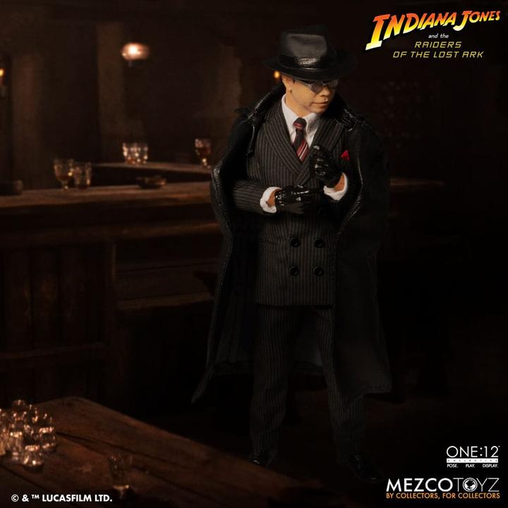 Image du produit Mezco Toys Indiana Jones figurine 1/12 Major Toht and Ark of the Covenant Deluxe Boxed Set 16 cm