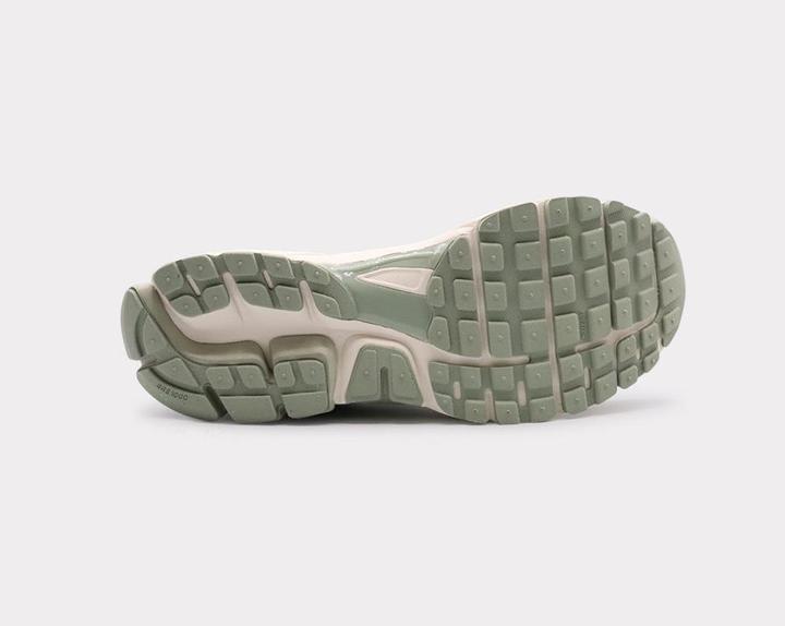 Produktbild Nike Zoom Vomero 5 (46)