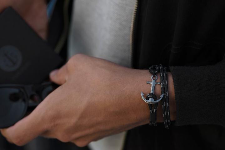 Produktbild Tom Hope Tom Triple Black Armband (21 cm, Kunststoff, Silber)