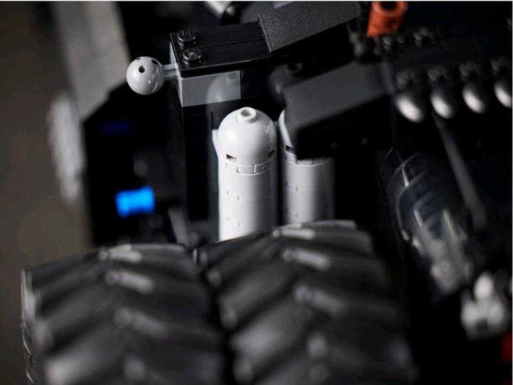 Actual product image LEGO Batmobile Tumbler (76240, LEGO DC, LEGO Rare Sets)
