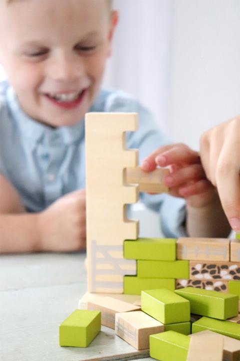 Image du produit small foot Mur branlant "4 Friends (Allemand)