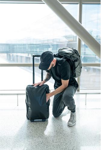 Actual product image Wandrd Transit Carry On Roller Bag (40 l)